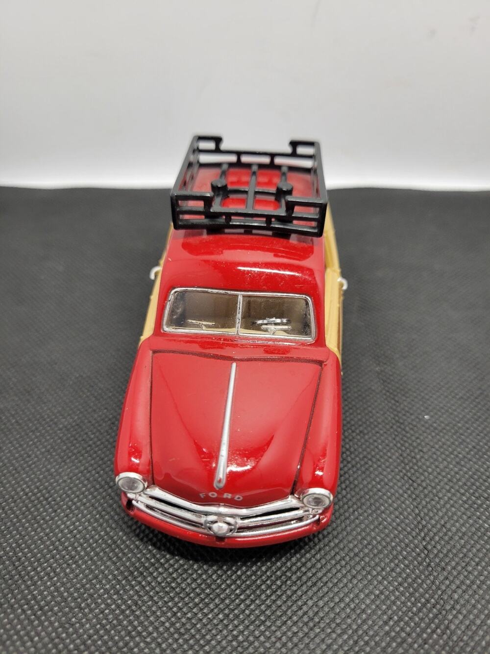 1949 Ford Woody Wagon Die Cast Model, 1/38 Scale